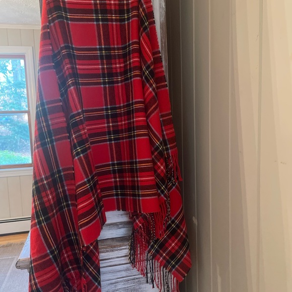 Women’s Plaid Red Tartan shawl with armholes fringe - Picture 7 of 7